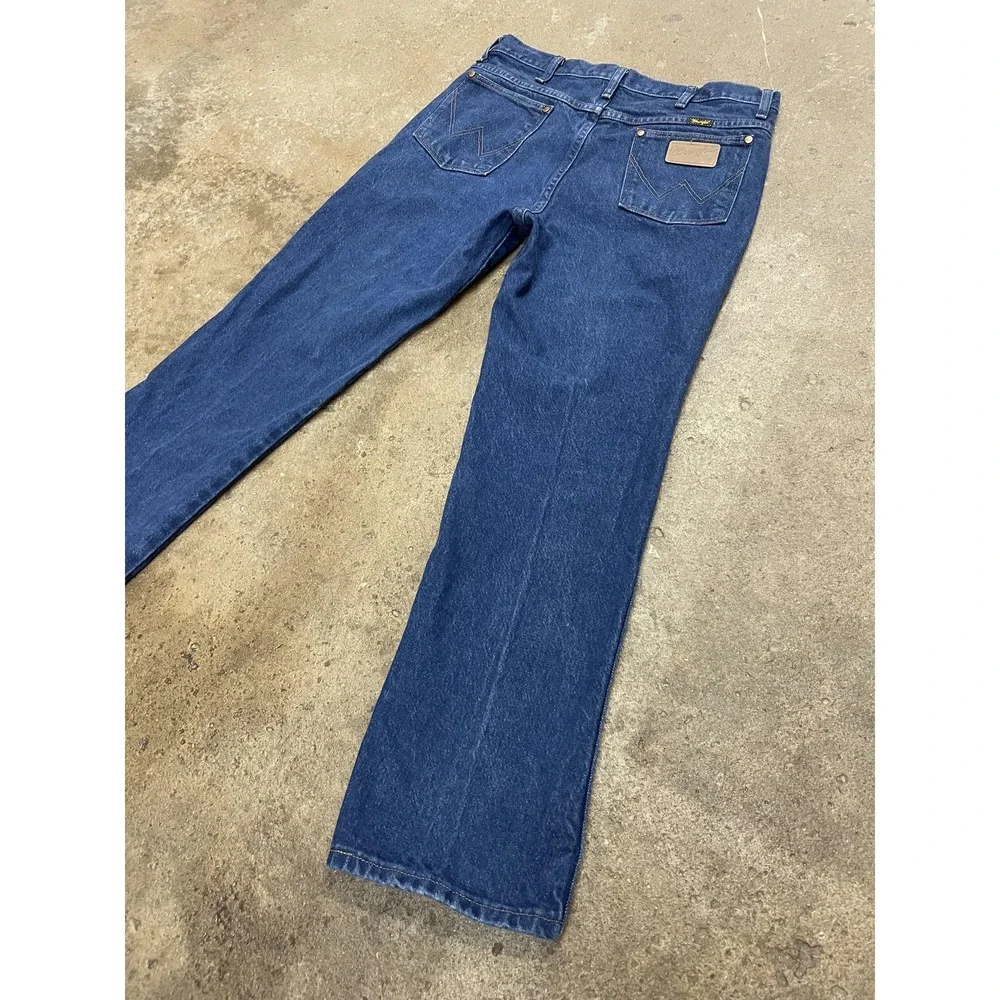 Wrangler‎ 938PWD Jeans Mens 34x30 Medium Wash Blue Denim Straight Leg Zip Fly